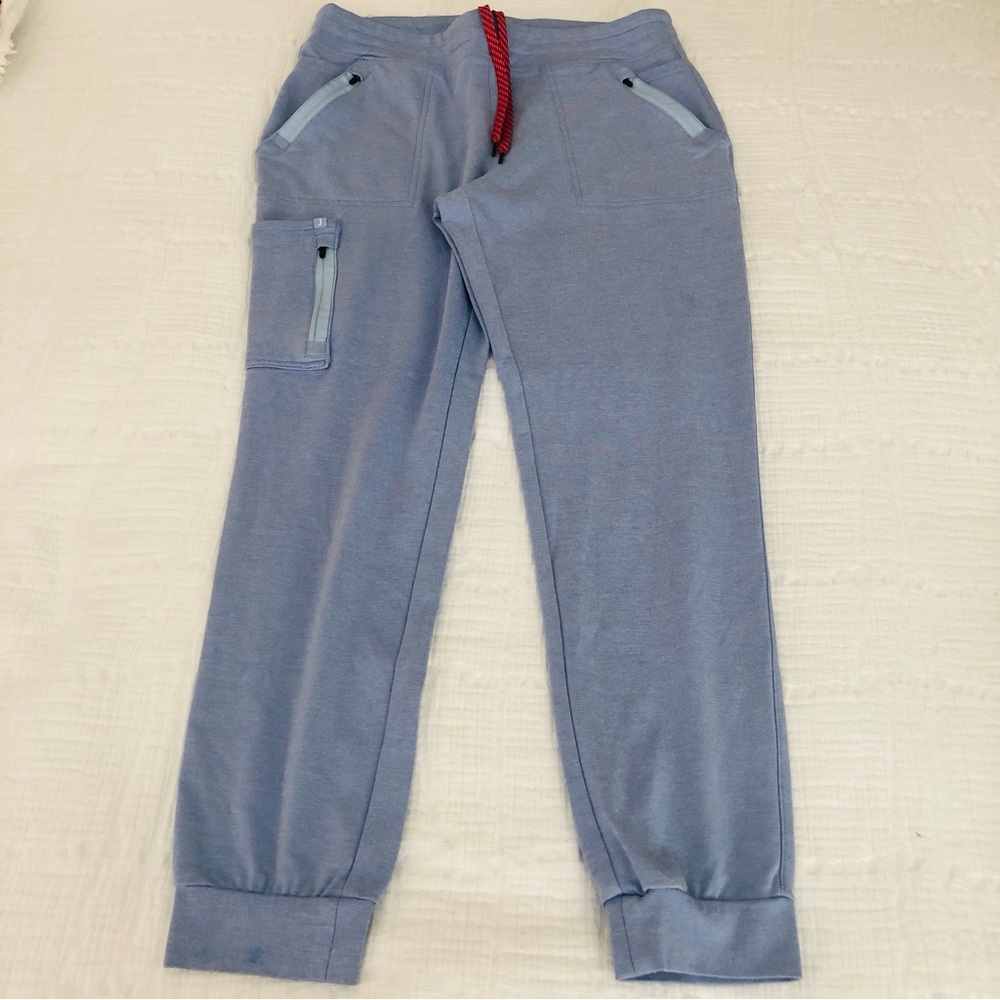 JAANUU light blue jogger scrubs. They are soooo soft and so cute. EUC SZ L